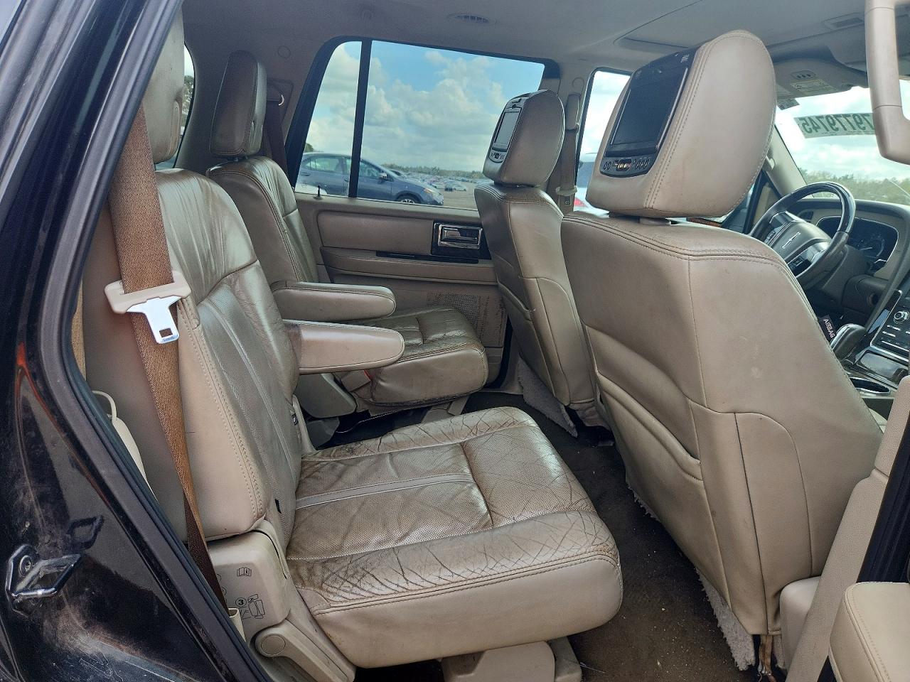 2015 LINCOLN NAVIGATOR photo 31