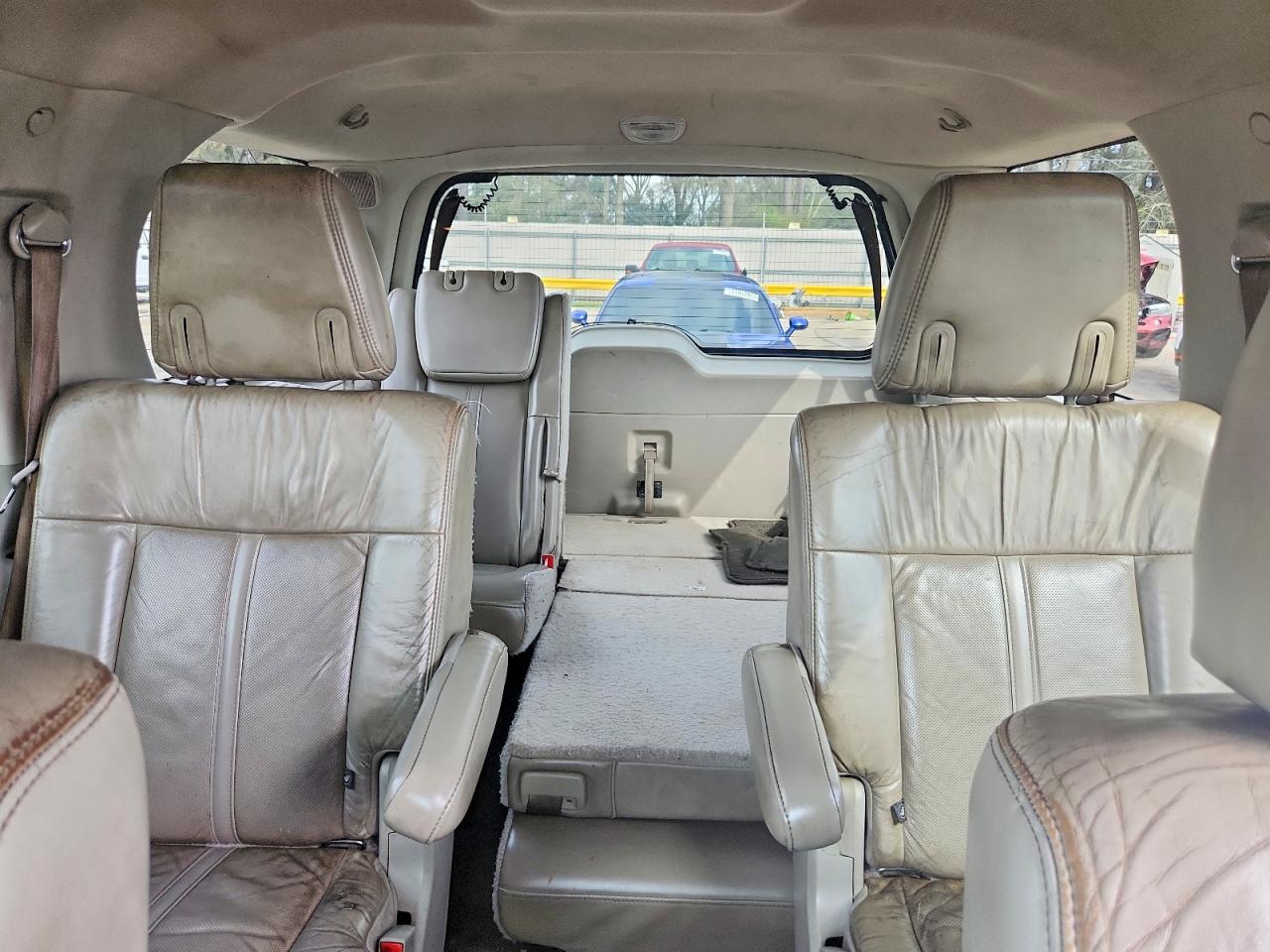 2015 LINCOLN NAVIGATOR photo 28