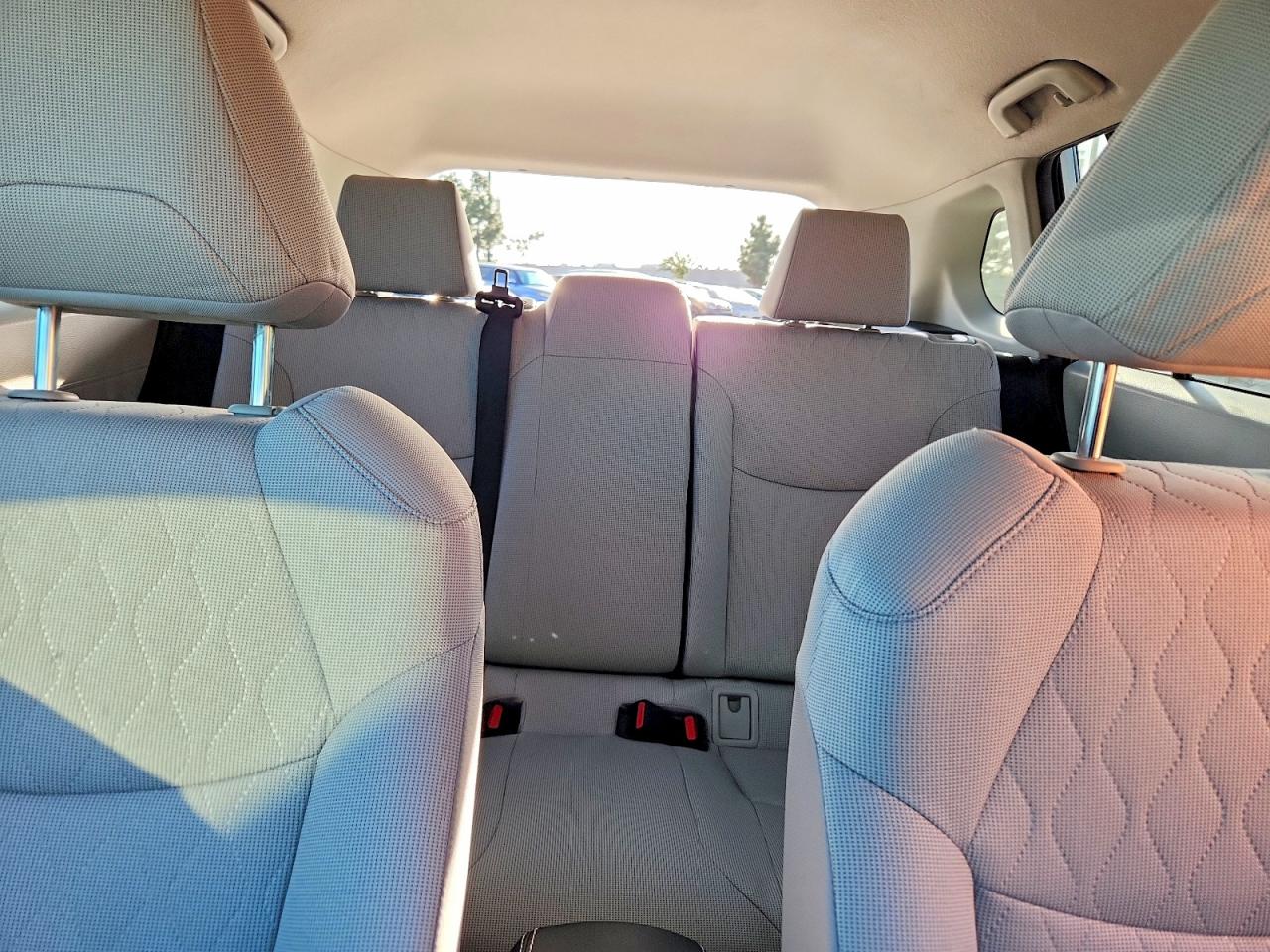 2024 TOYOTA COROLLA CROSS LE photo 28