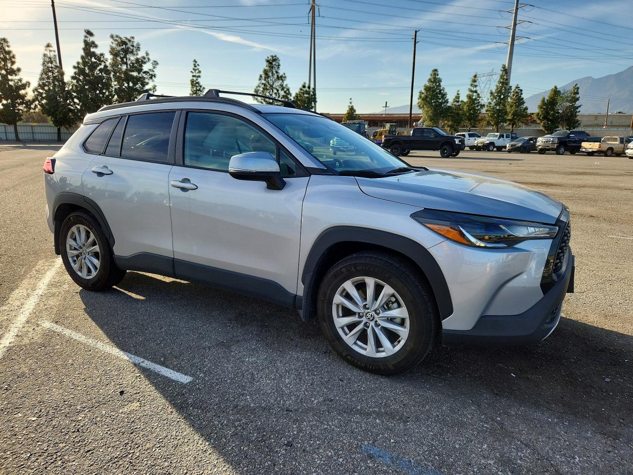 2024 TOYOTA COROLLA CROSS LE photo 10