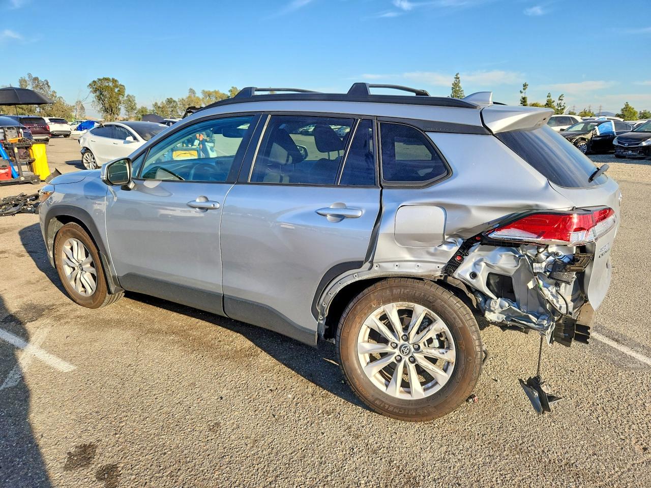2024 TOYOTA COROLLA CROSS LE photo 4