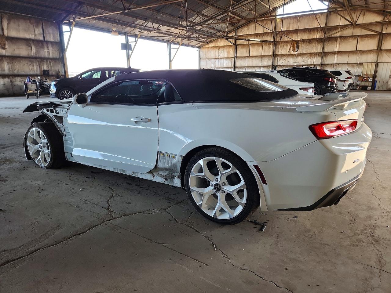 2016 CHEVROLET CAMARO LT photo 3