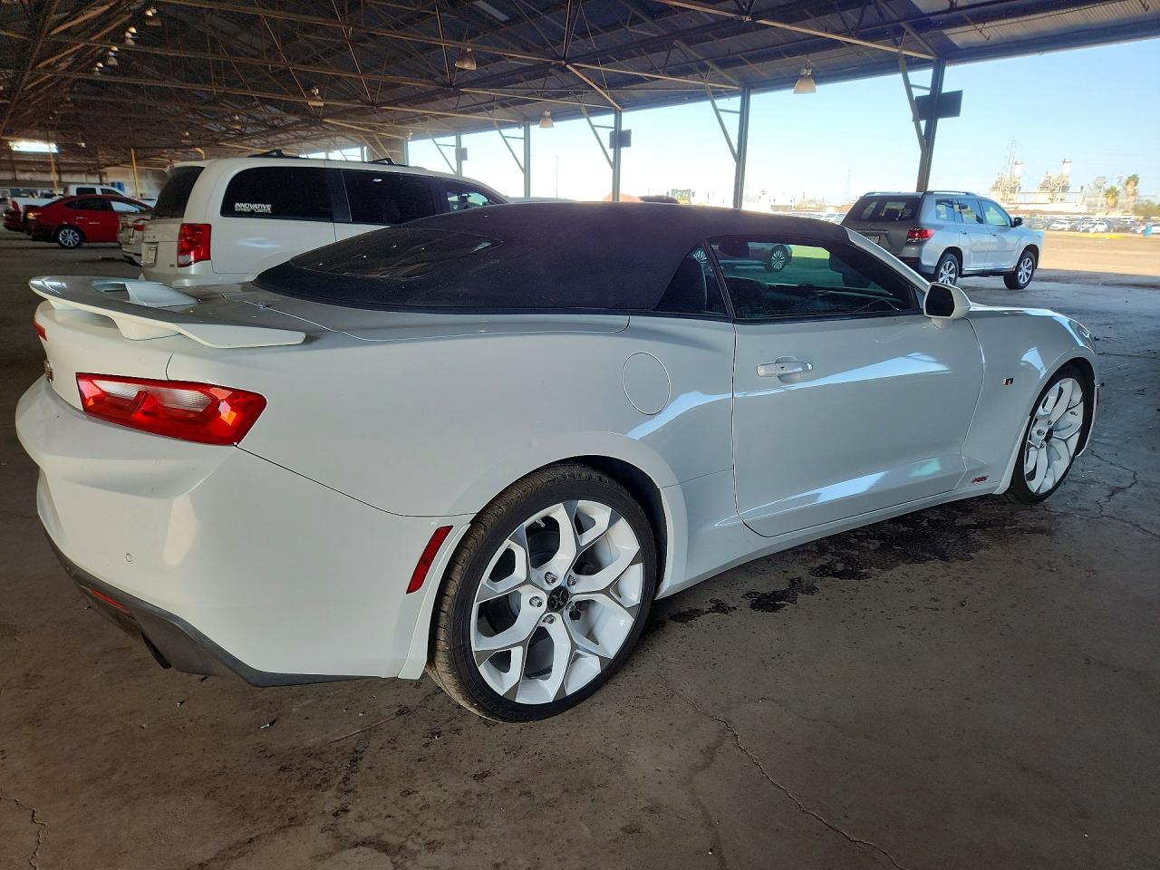 2016 CHEVROLET CAMARO LT photo 5