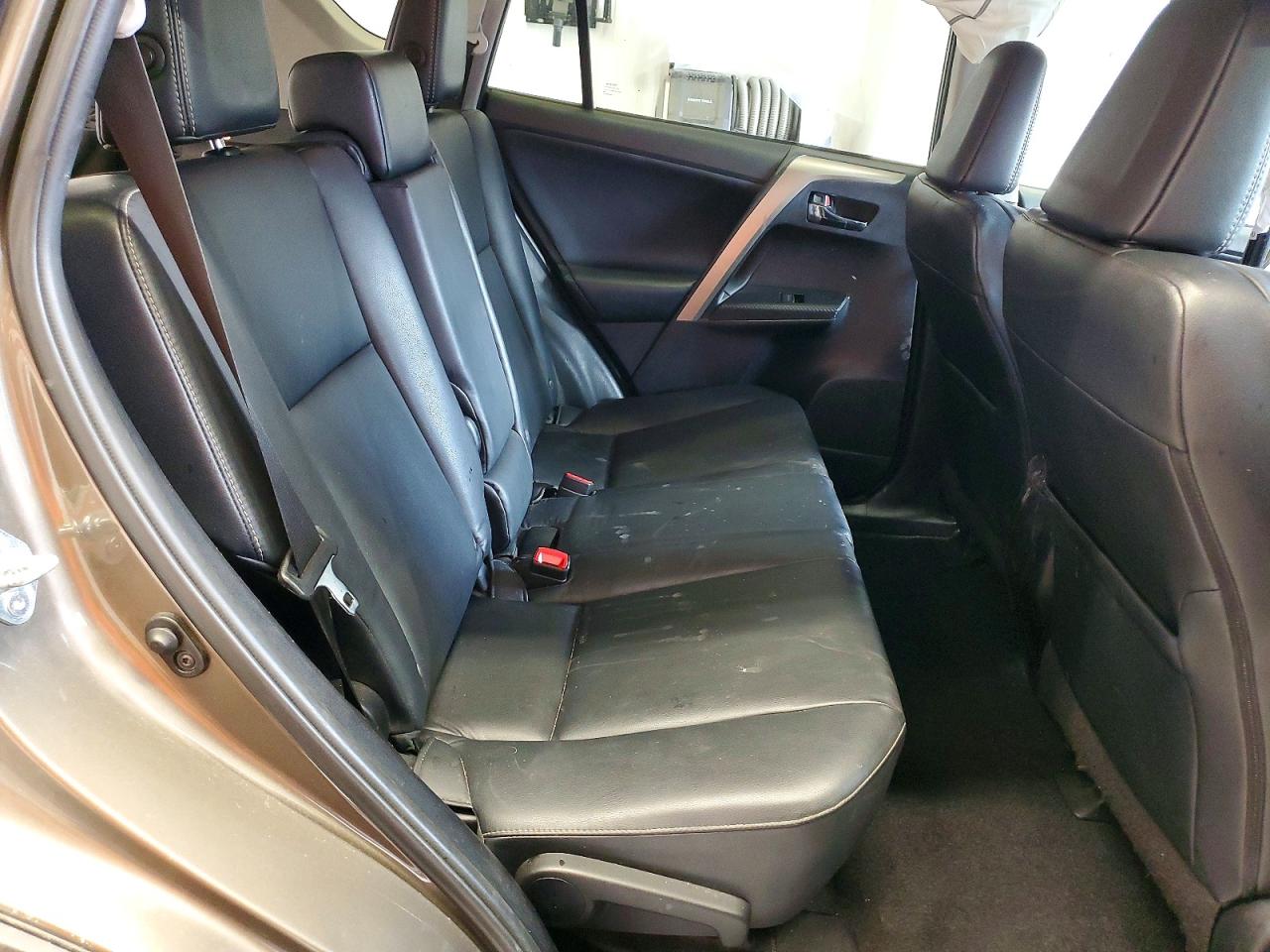2014 TOYOTA RAV 4 photo 31