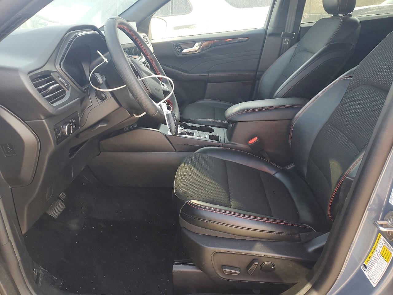 2025 FORD ESCAPE ST LINE photo 19