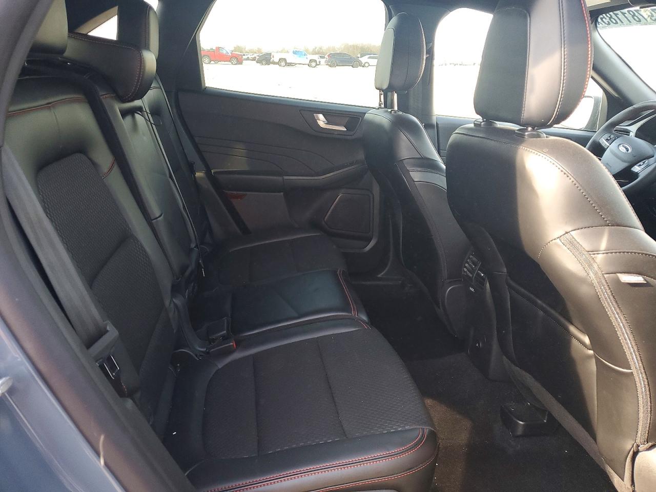 2025 FORD ESCAPE ST LINE photo 31