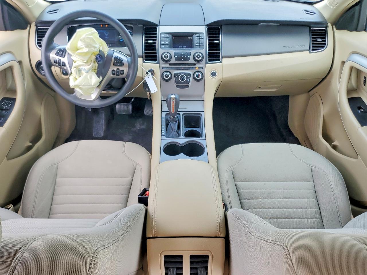 2018 FORD TAURUS SE photo 8