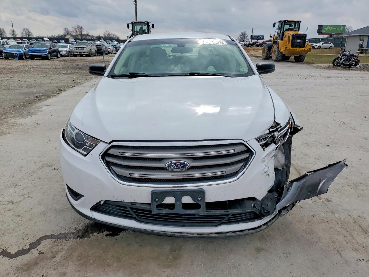 2018 FORD TAURUS SE photo 5