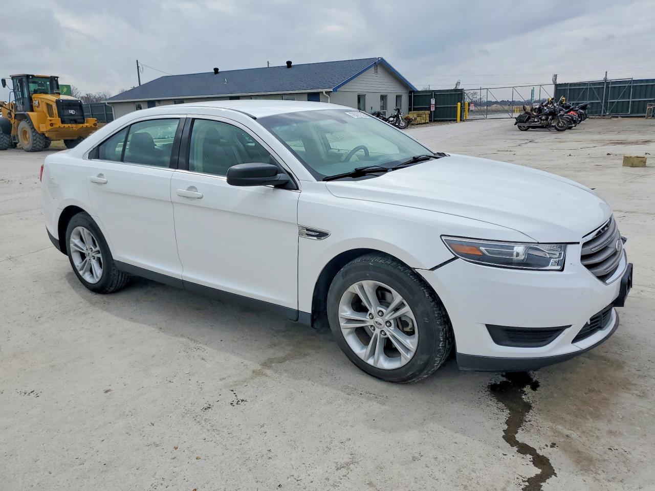 2018 FORD TAURUS SE photo 4