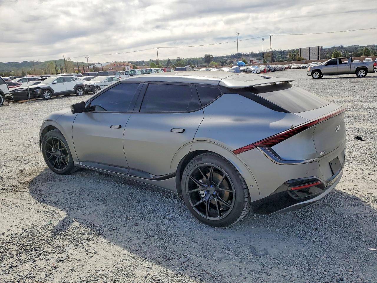 2023 KIA EV6 GT-LINE photo 3