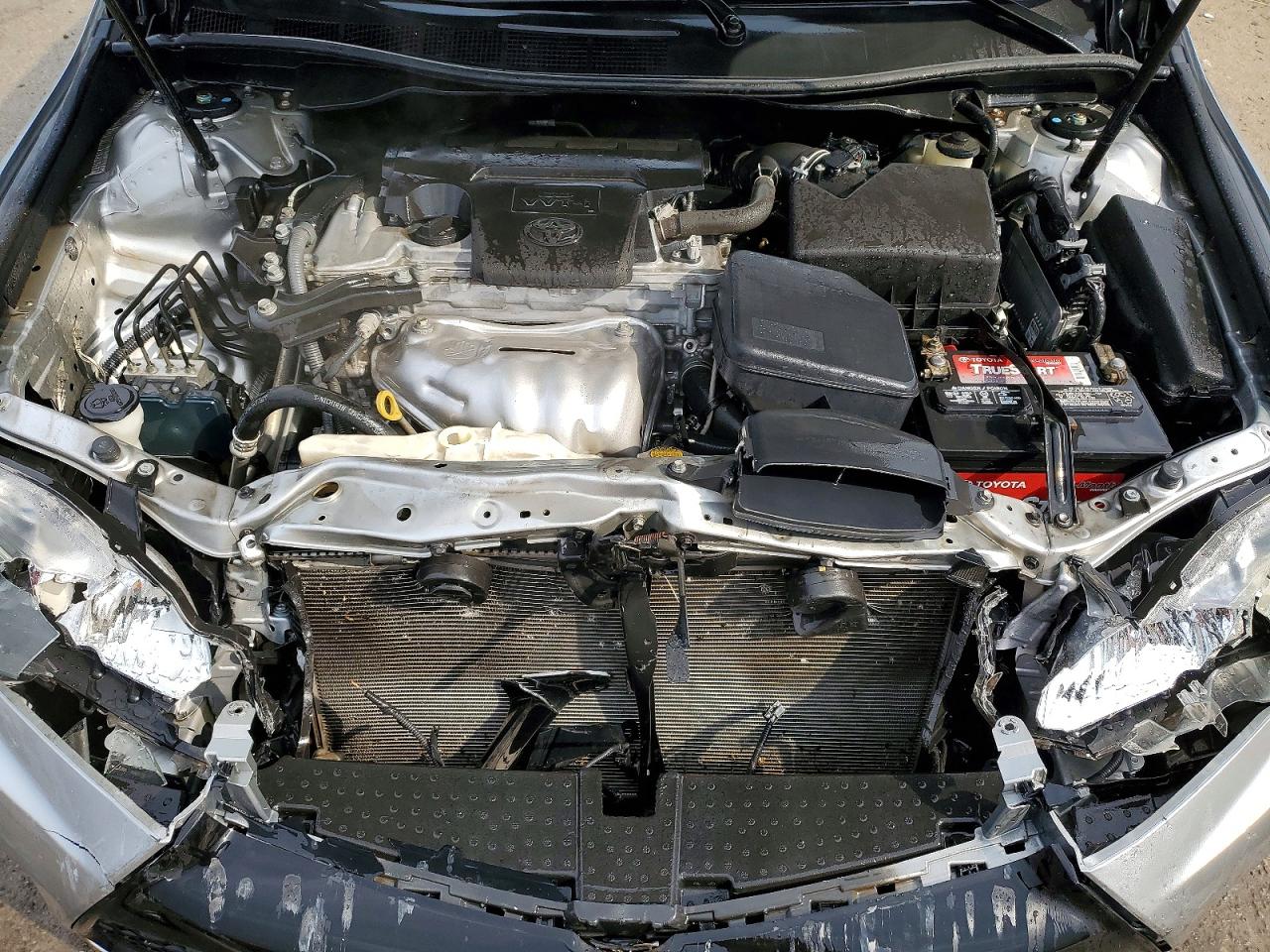 2015 TOYOTA CAMRY SE photo 11