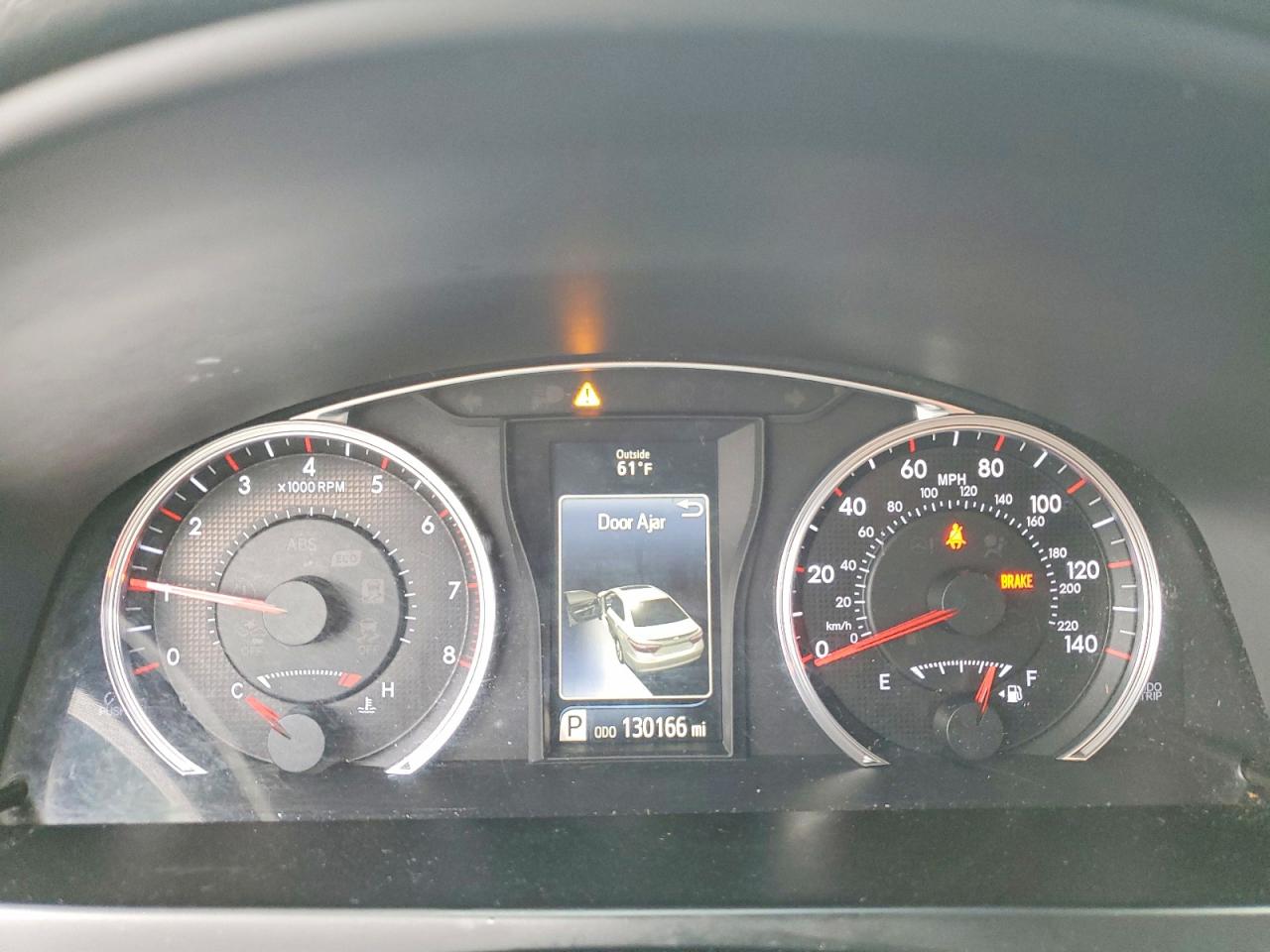 2015 TOYOTA CAMRY SE photo 9