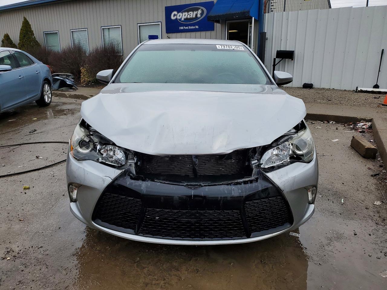 2015 TOYOTA CAMRY SE photo 5