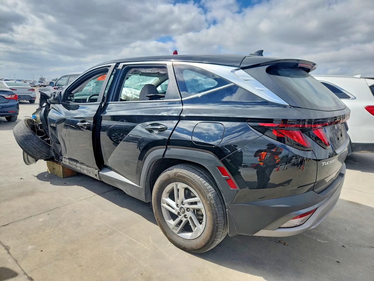 2025 HYUNDAI TUCSON SE photo 3