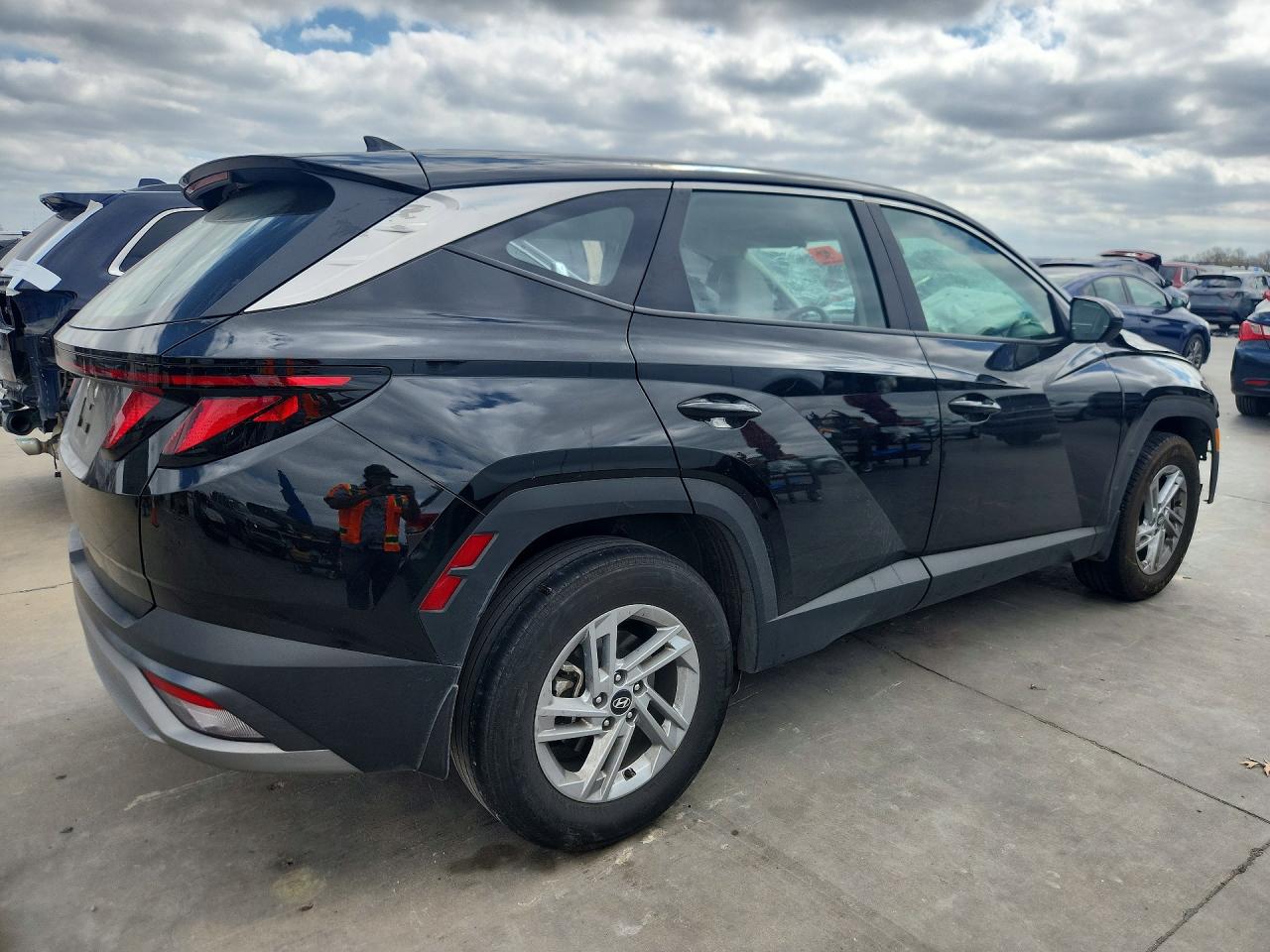 2025 HYUNDAI TUCSON SE photo 5