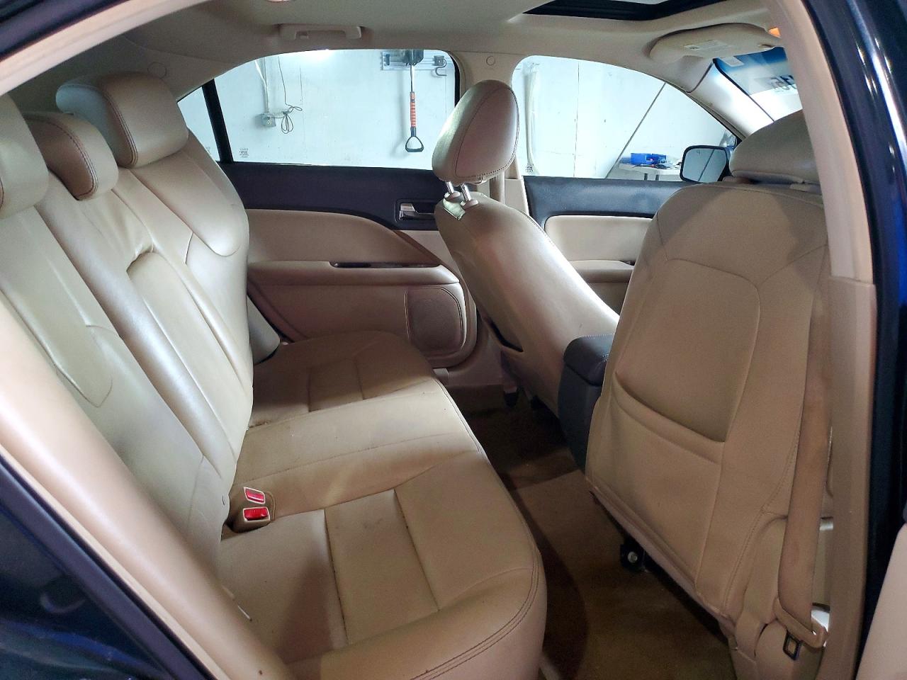 2010 FORD FUSION photo 10