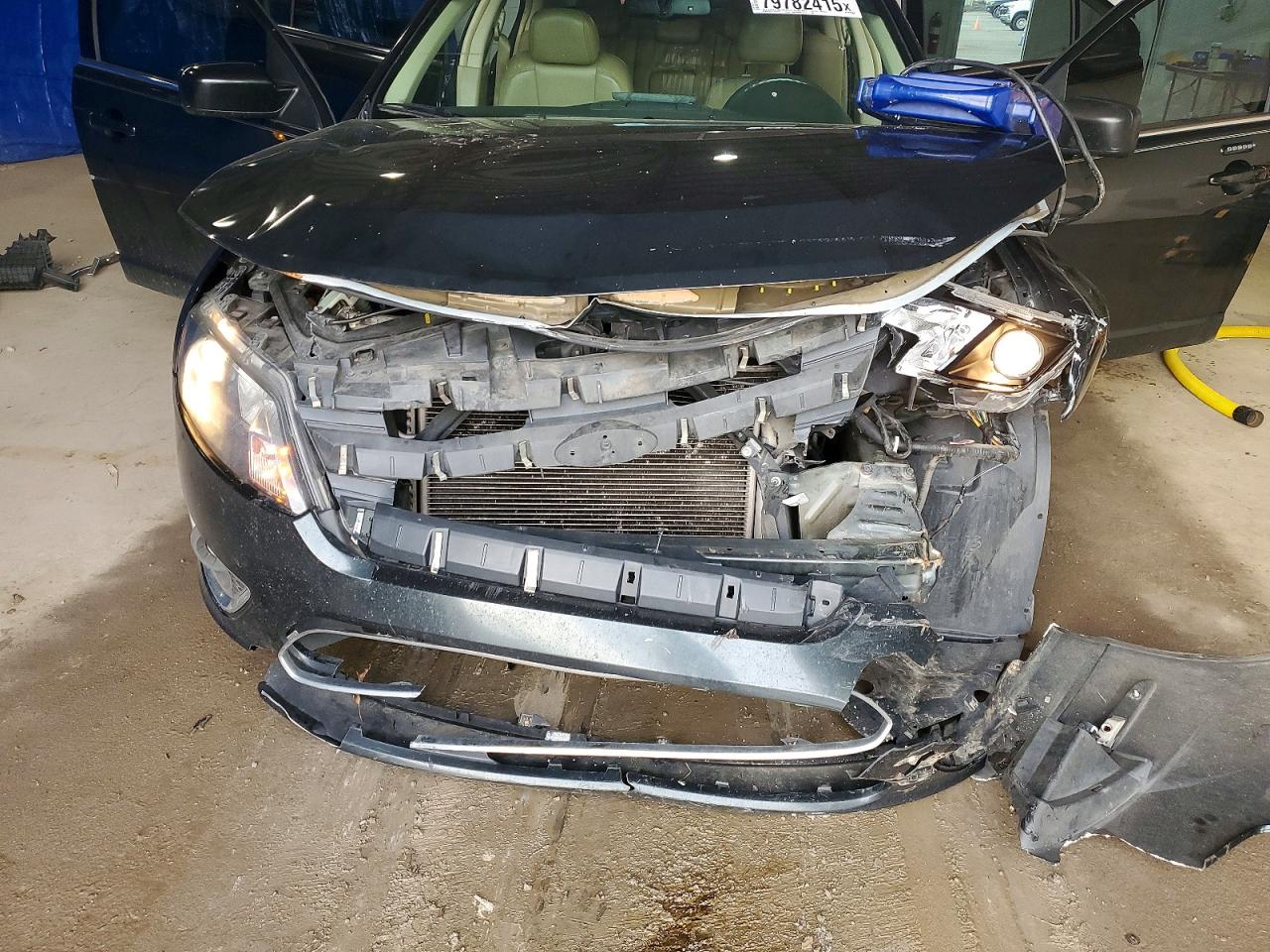 2010 FORD FUSION photo 11