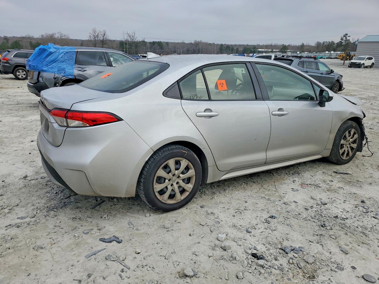 2021 TOYOTA COROLLA LE photo 3