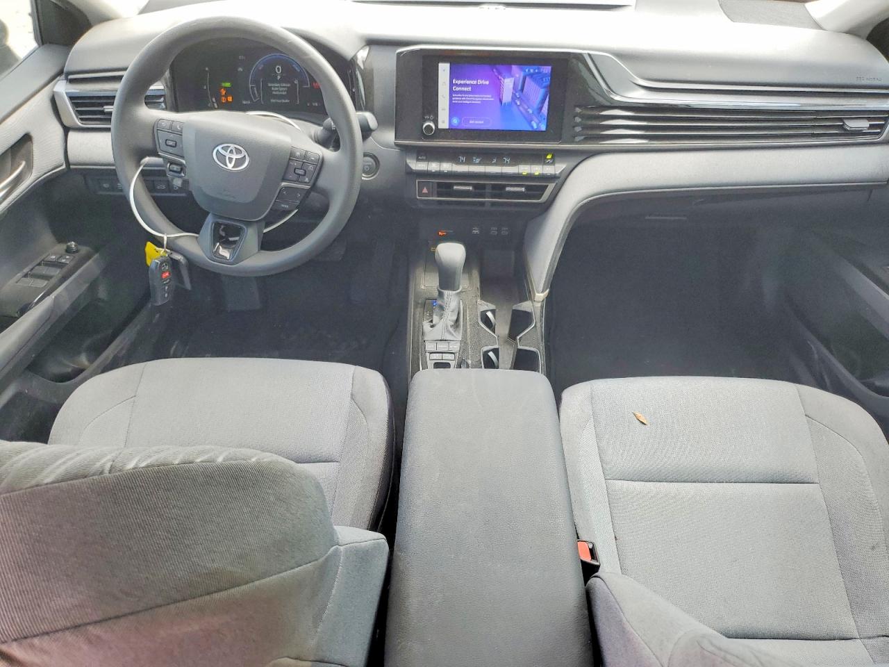 2025 TOYOTA CAMRY LE photo 22