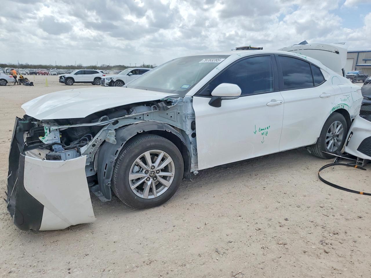 2025 TOYOTA CAMRY