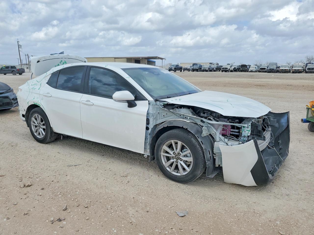 2025 TOYOTA CAMRY LE photo 10