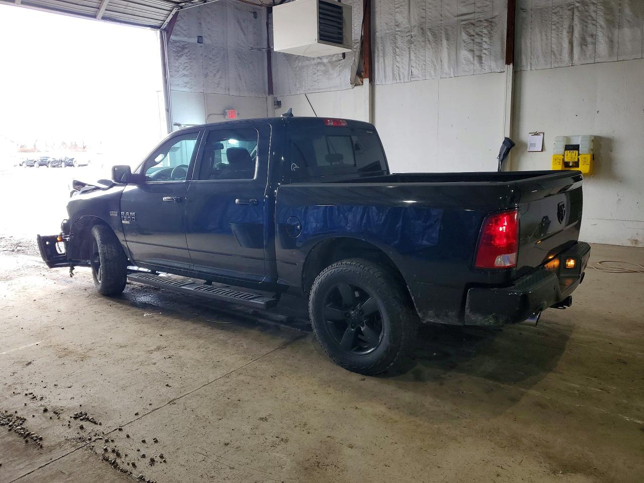 2019 RAM 1500 CLASSIC SLT photo 3