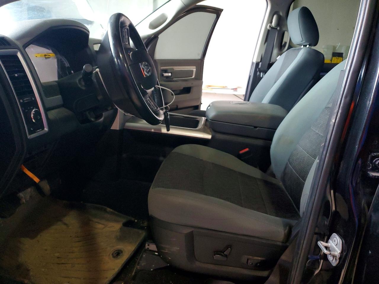 2019 RAM 1500 CLASSIC SLT photo 13