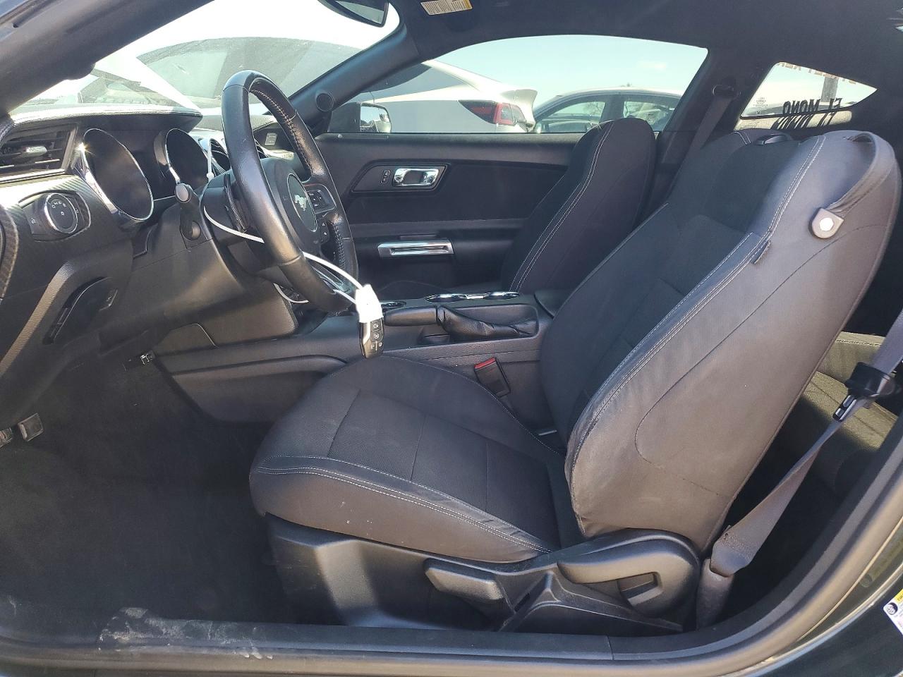 2015 FORD MUSTANG photo 13