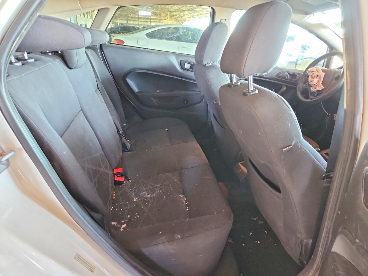 2015 FORD FIESTA S photo 19