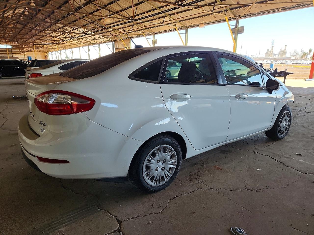 2015 FORD FIESTA S photo 5