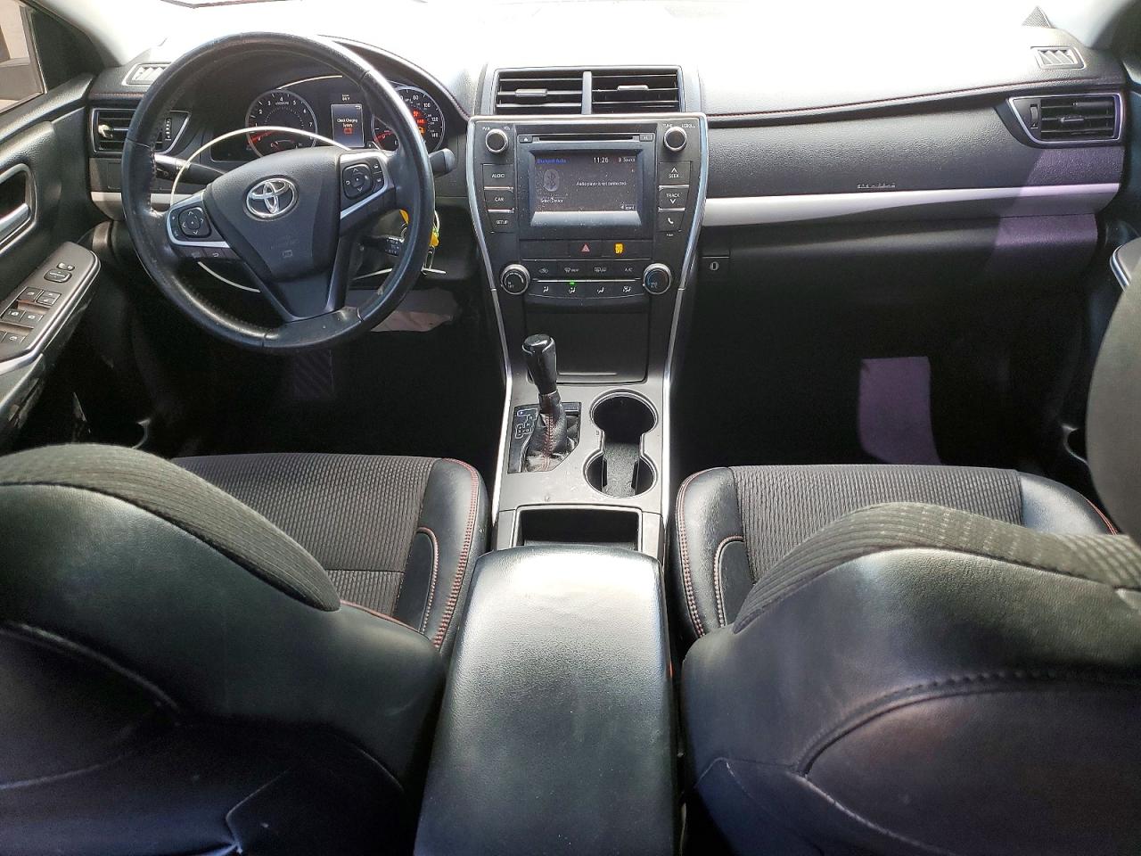 2016 TOYOTA CAMRY SE photo 8