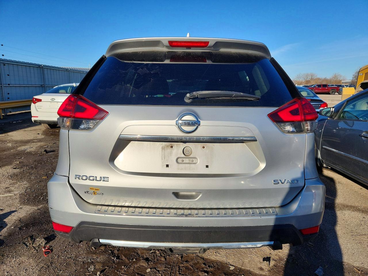 2017 NISSAN ROGUE SV photo 6