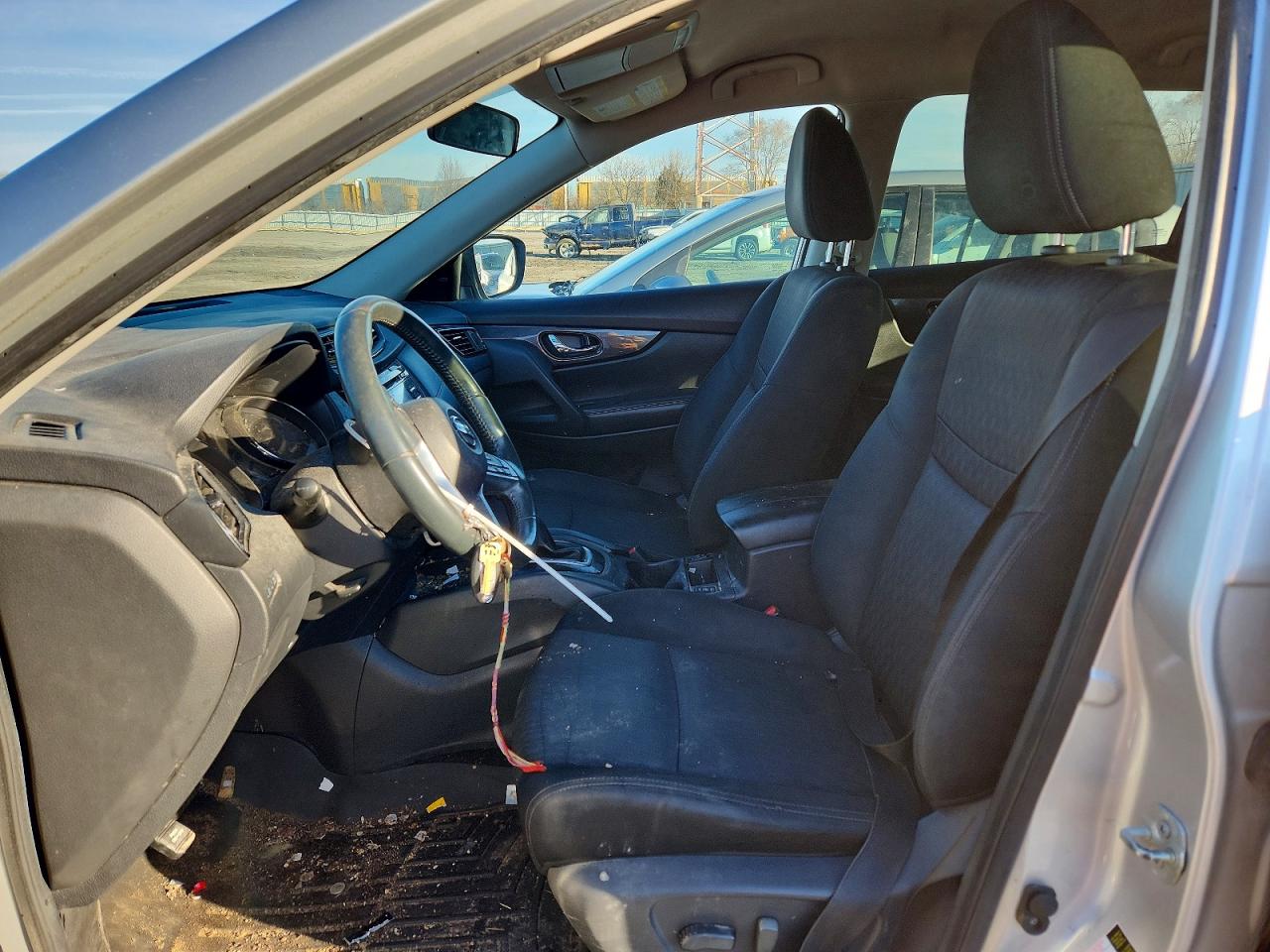 2017 NISSAN ROGUE SV photo 7