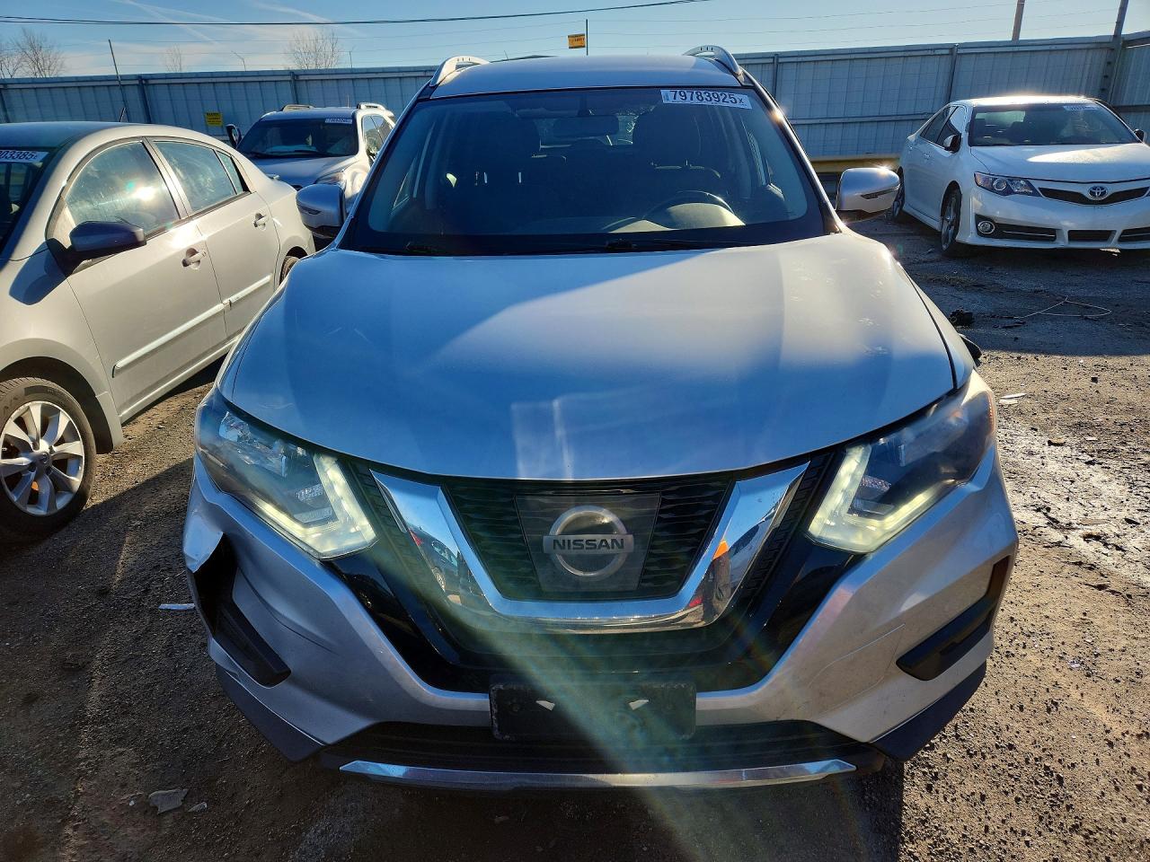 2017 NISSAN ROGUE SV photo 5