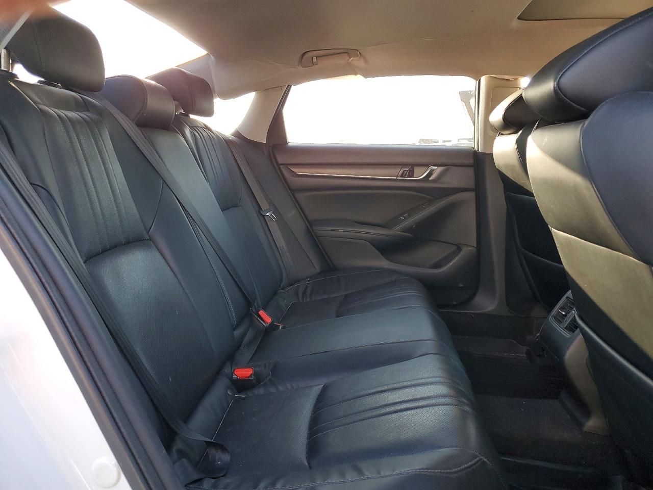2018 HONDA ACCORD TOURING HYBRID photo 10