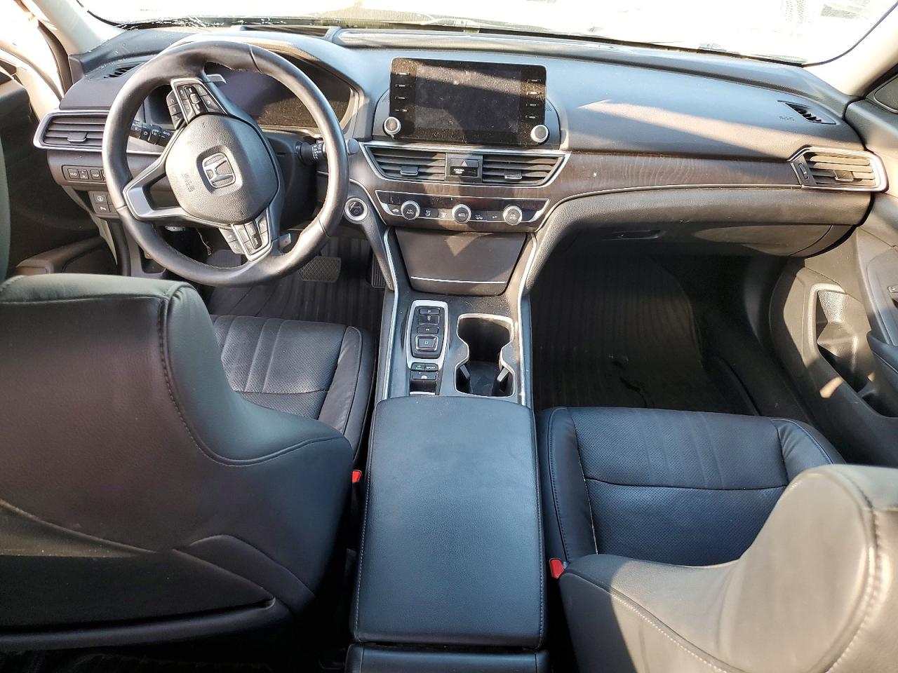 2018 HONDA ACCORD TOURING HYBRID photo 8