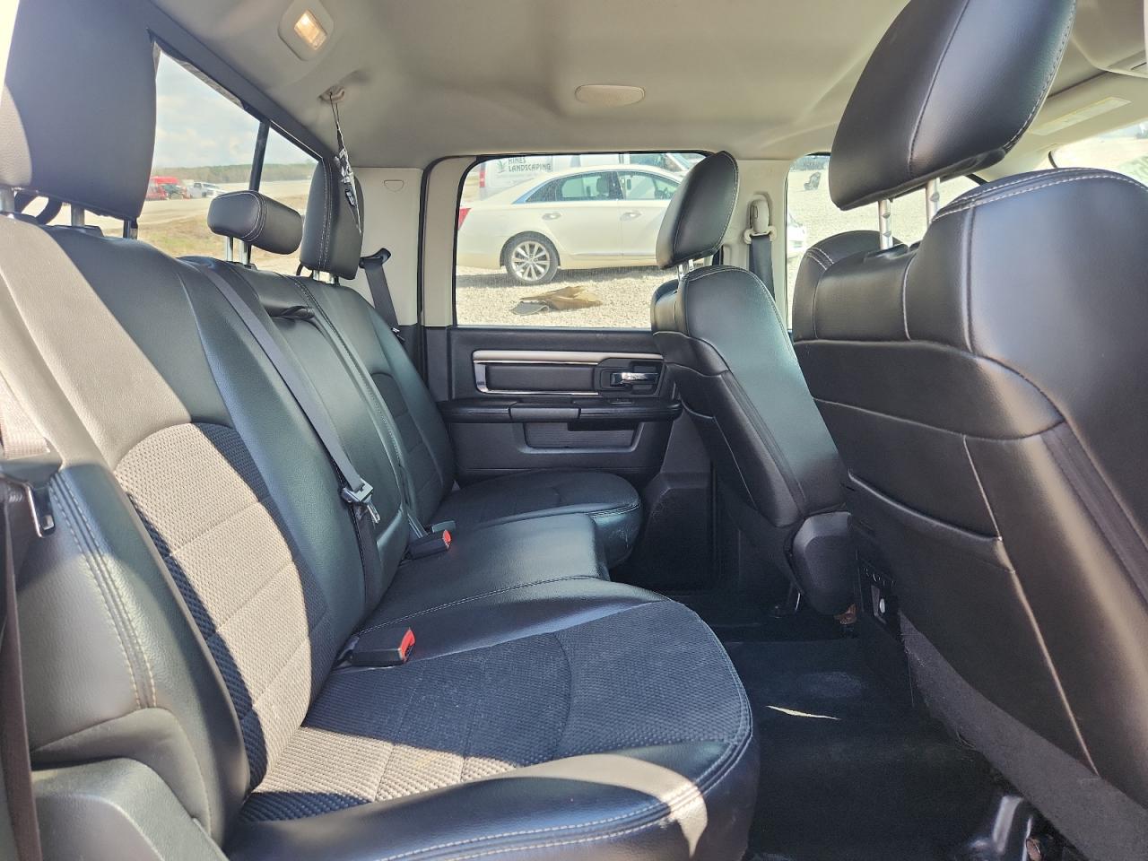 2015 RAM 1500 SPORT photo 28