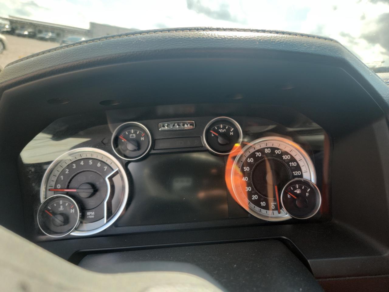 2015 RAM 1500 SPORT photo 25