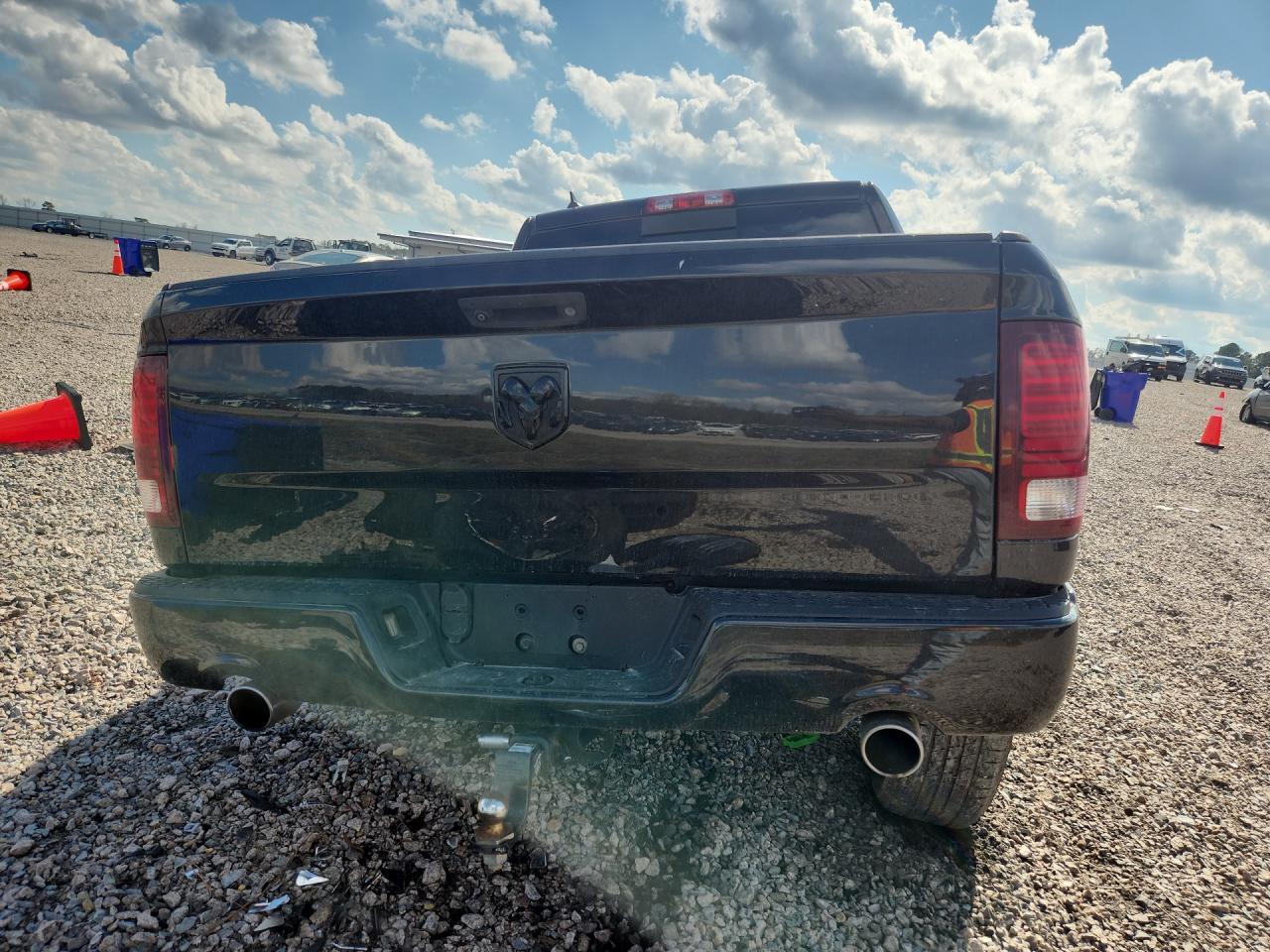 2015 RAM 1500 SPORT photo 16