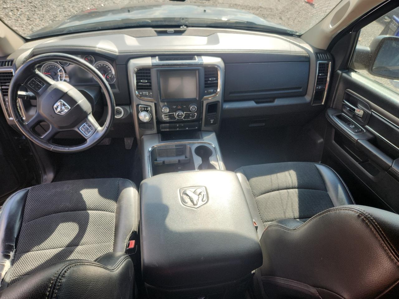 2015 RAM 1500 SPORT photo 22