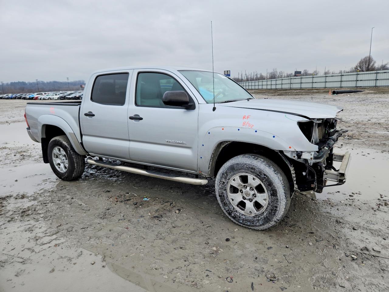 2013 TOYOTA TACOMA PRERUNNER V6 photo 4