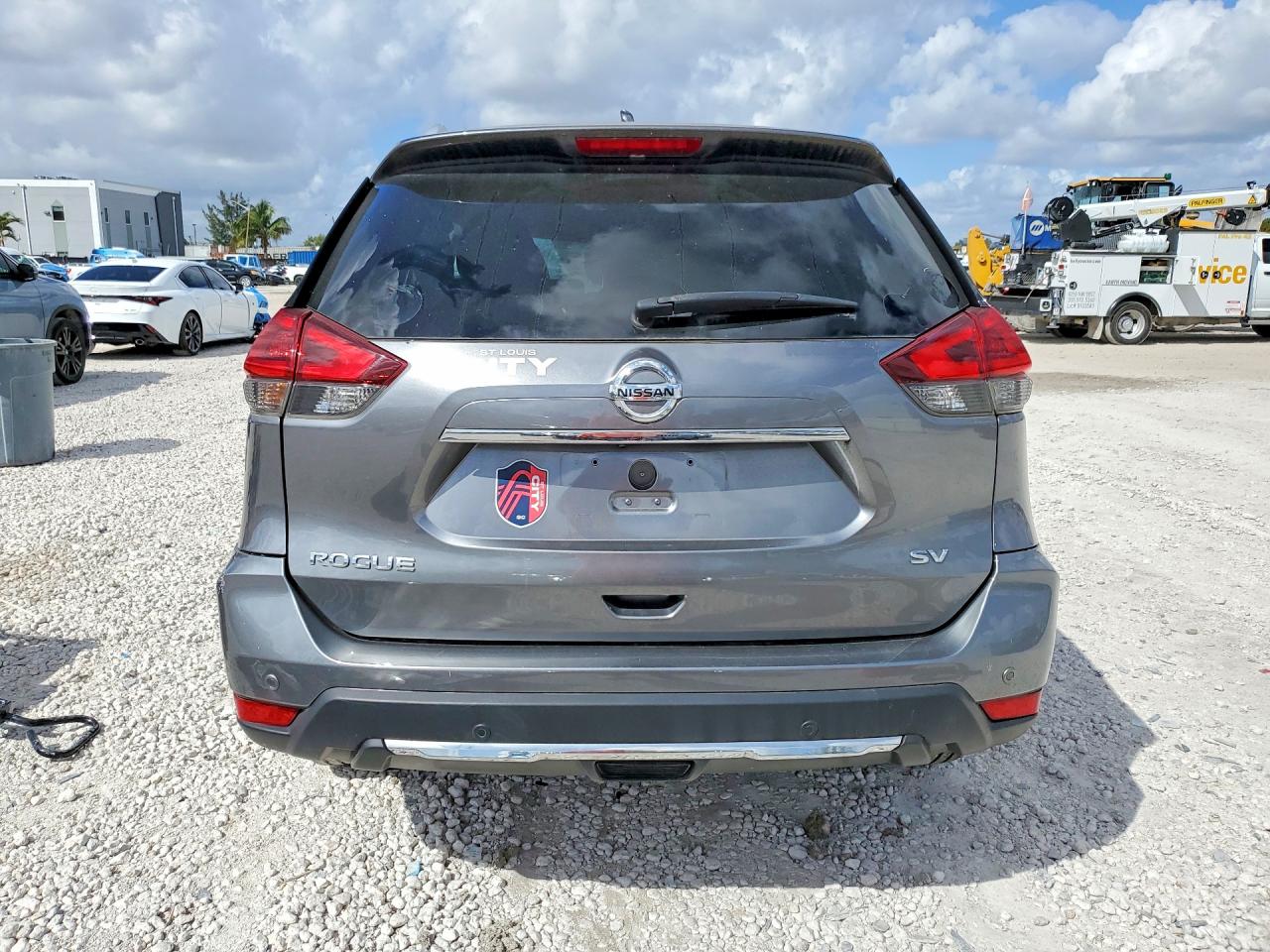 2020 NISSAN ROGUE SV photo 6