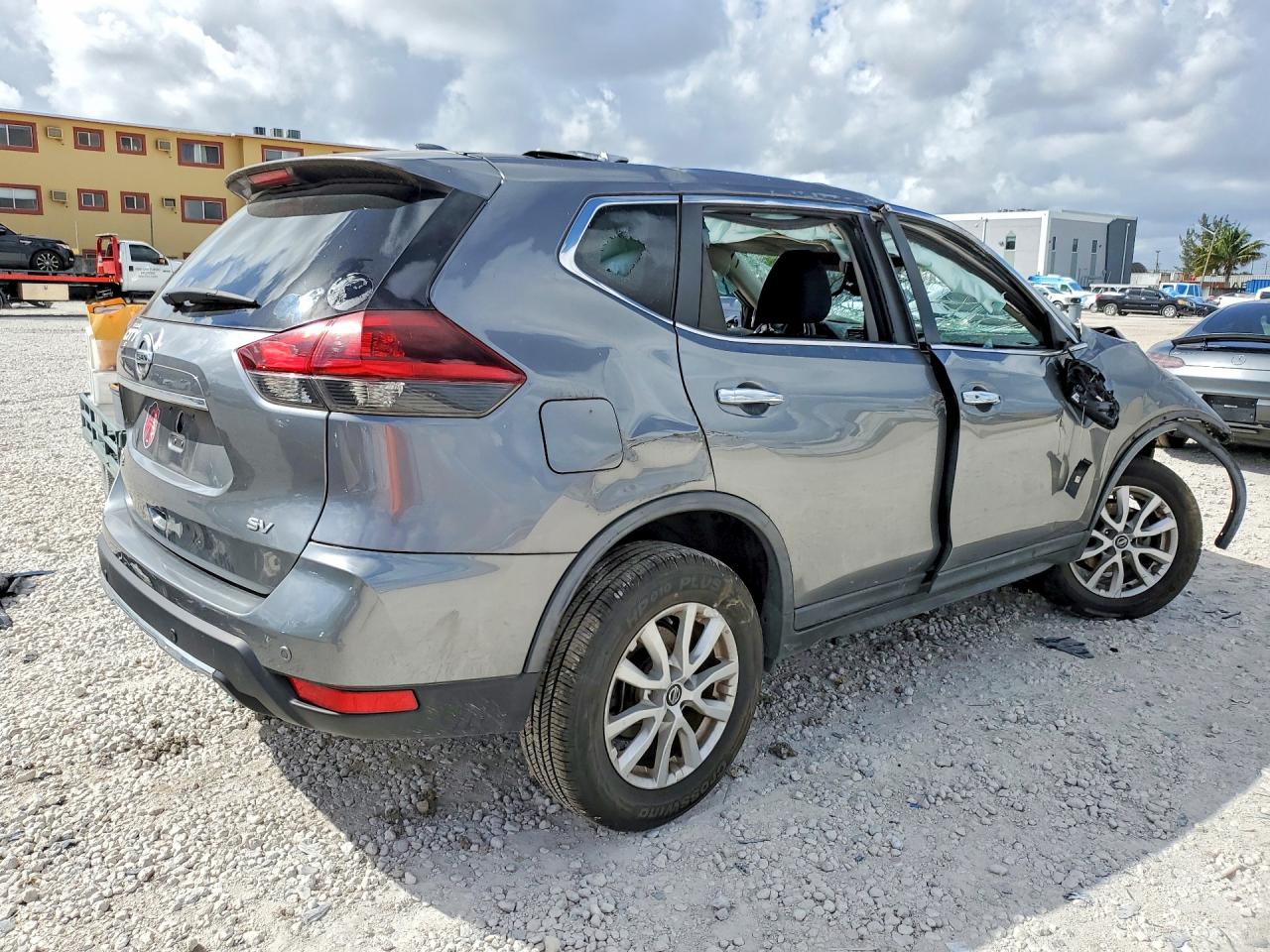 2020 NISSAN ROGUE SV photo 3