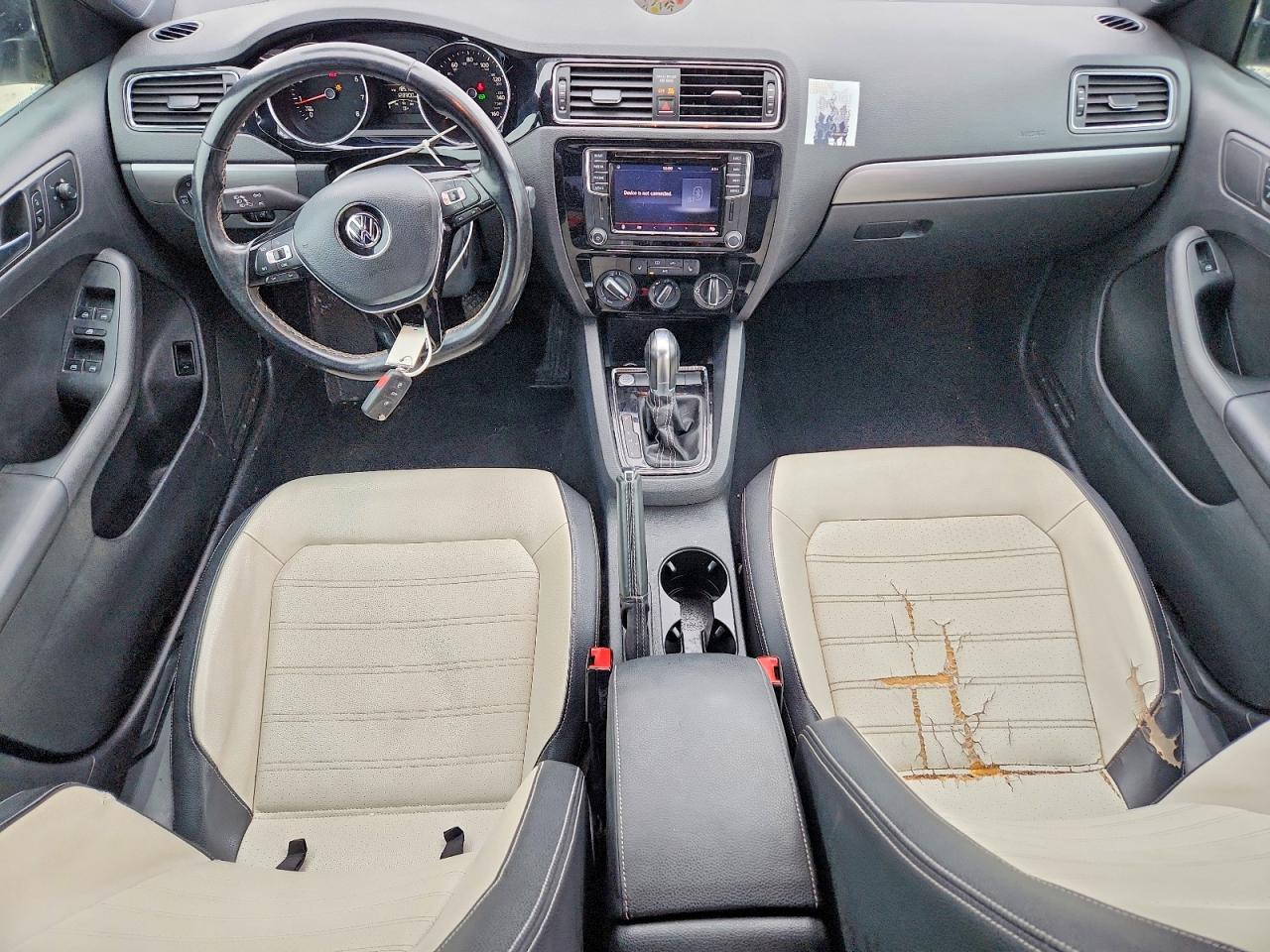 2016 VOLKSWAGEN JETTA SPORT photo 15
