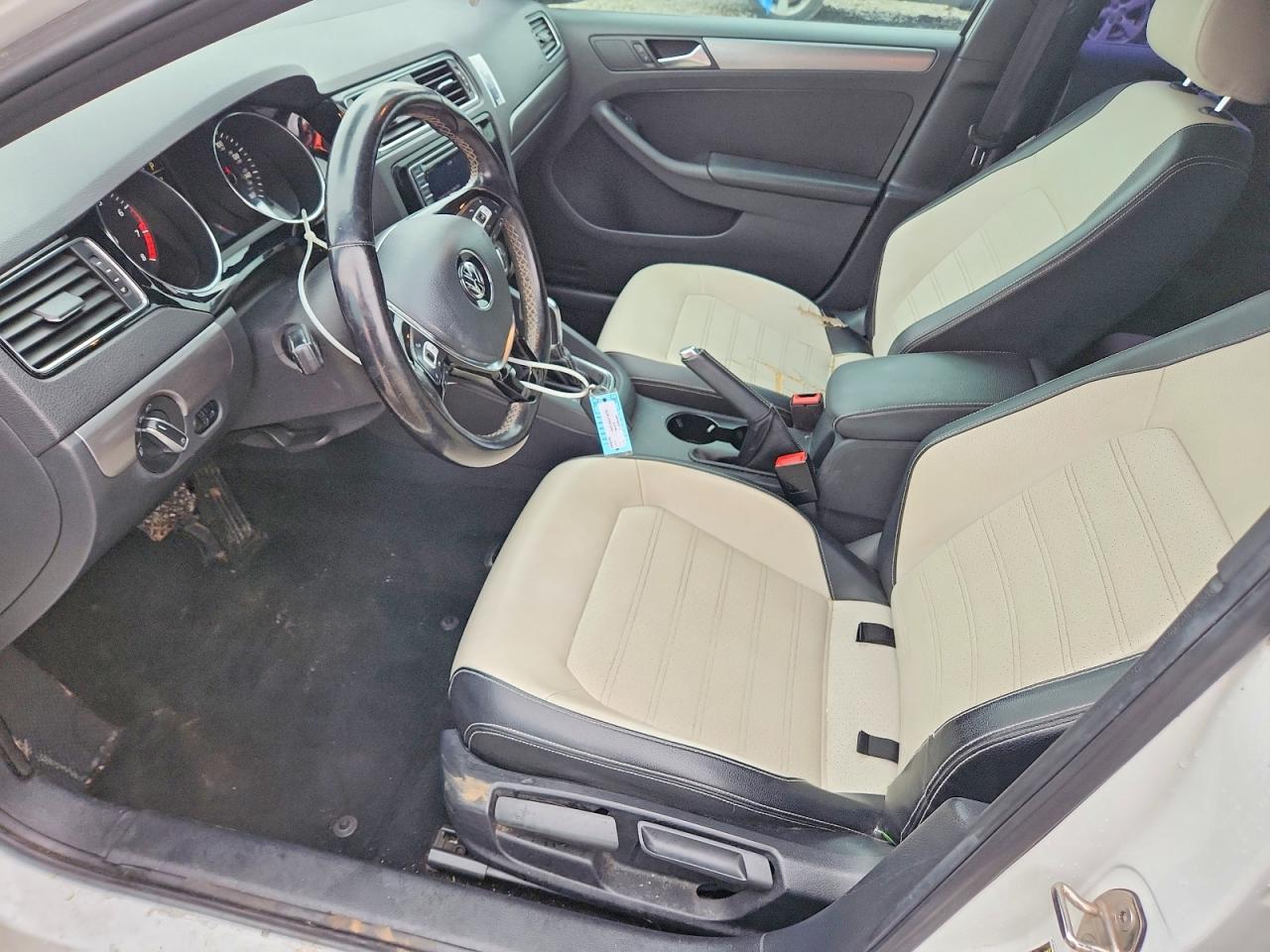 2016 VOLKSWAGEN JETTA SPORT photo 13