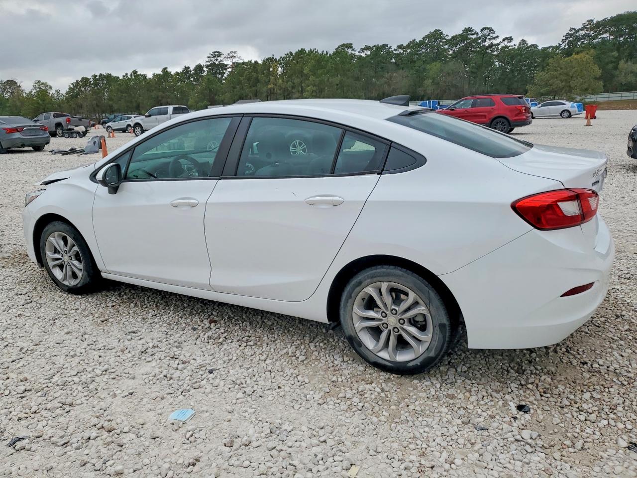 2019 CHEVROLET CRUZE LS photo 2