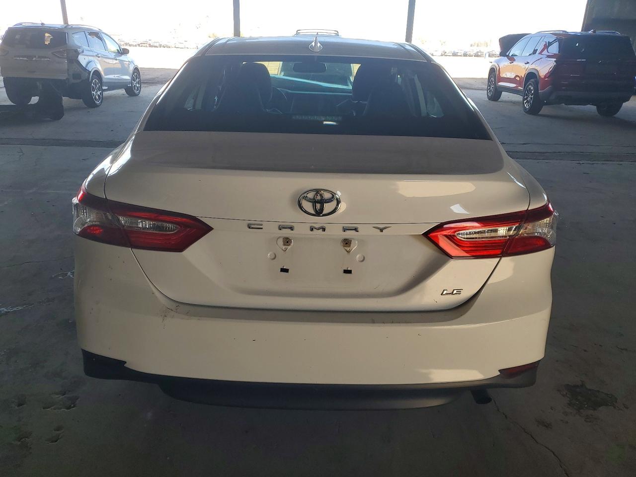2019 TOYOTA CAMRY LE photo 6