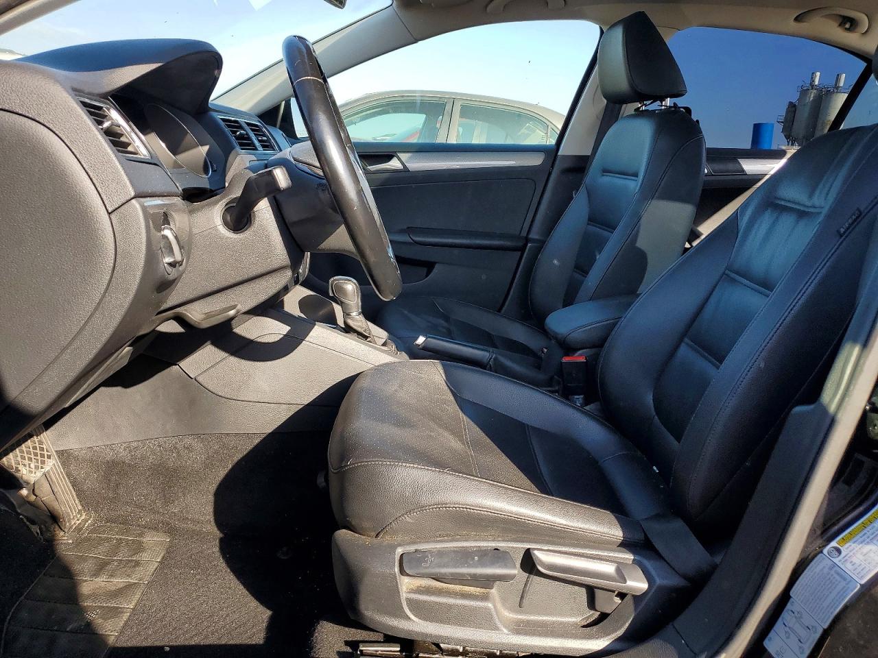2017 VOLKSWAGEN JETTA SE photo 7