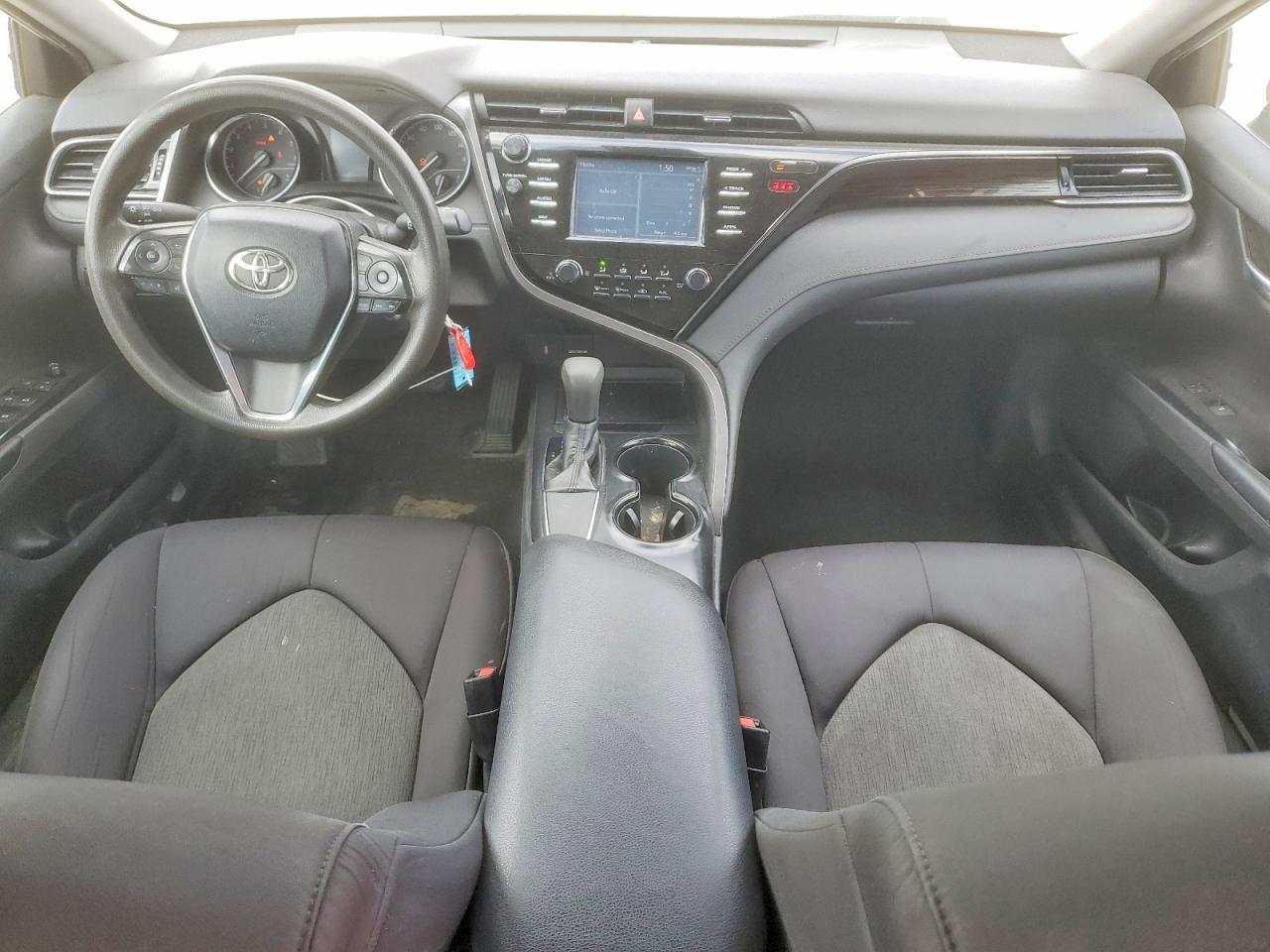 2019 TOYOTA CAMRY LE photo 15