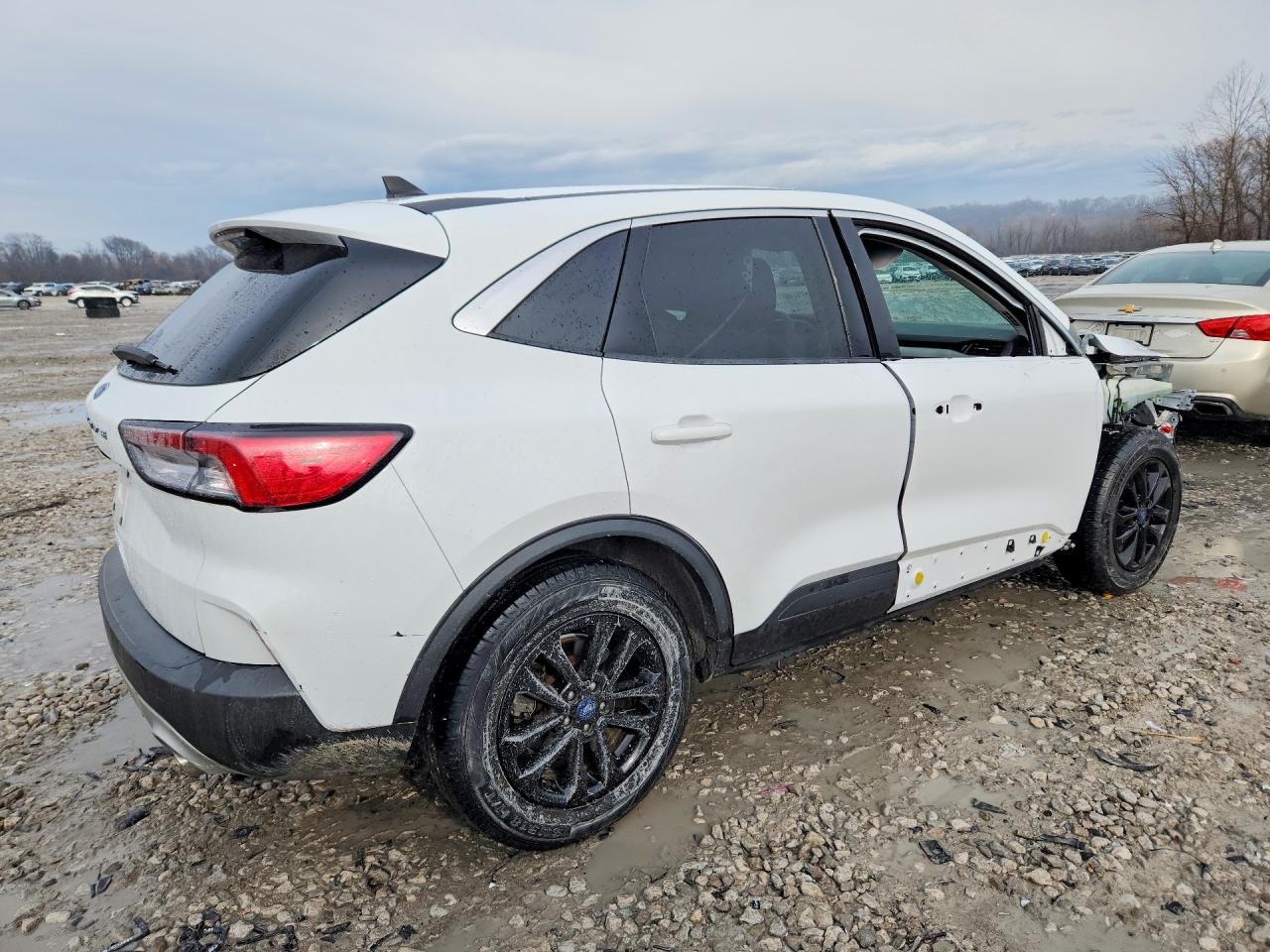 2022 FORD ESCAPE SE photo 3